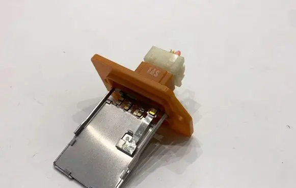 Hyundai i30 Heater blower motor/fan resistor 