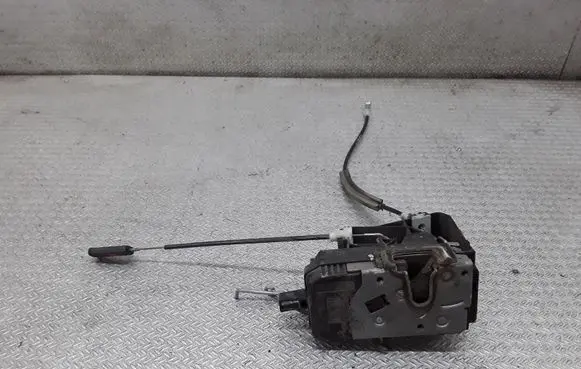 Opel Signum Front door lock 13210767