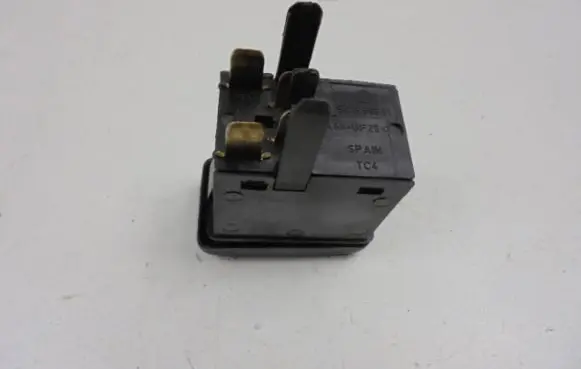 Volkswagen Polo III 6N 6N2 6NF Windscreen/window heater switch 6N1959621