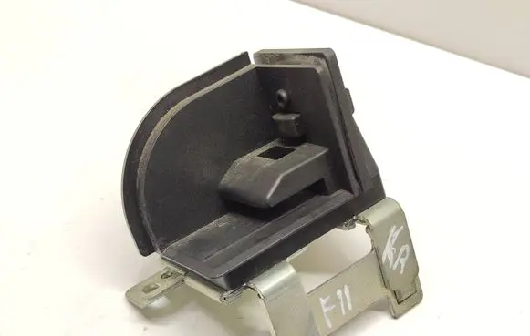 BMW 5 F10 F11 Parcel shelf load cover mount bracket 9168473 55220011