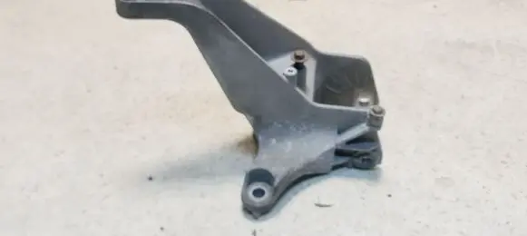 Mini One - Cooper R50 - 53 Gearbox mounting bracket 6756221 12300610 M13203GB