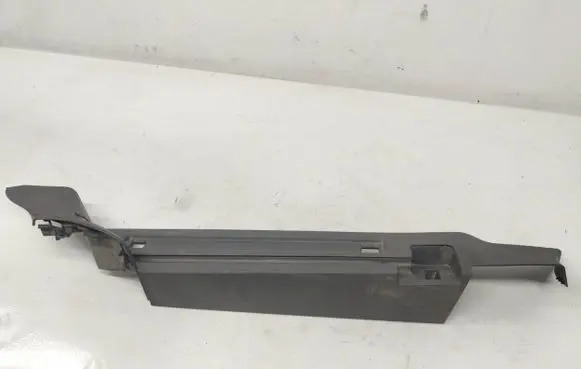 Opel Astra H Parcel shelf 332004790 13150409