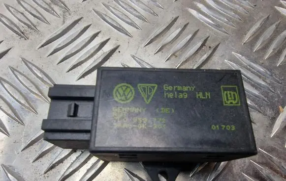 Volkswagen Touareg I Seat heating relay 7L0959772