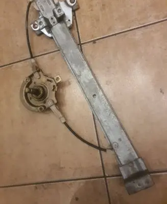 Mitsubishi Colt Front door manual window regulator Mb63r