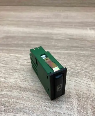 BMW 5 E39 Windscreen/window heater switch 8360893