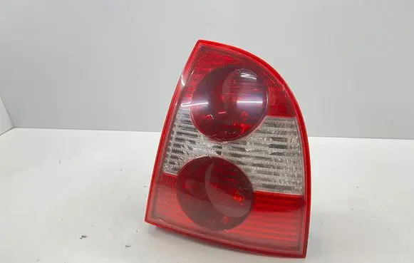 Volkswagen PASSAT B5.5 Rear/tail lights 3B5945096