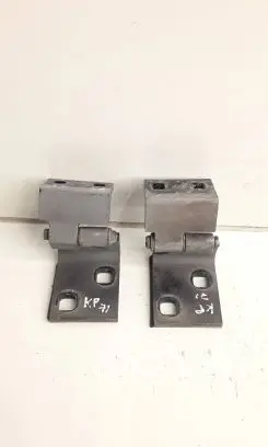 BMW X5 E53 Front door lower hinge 82651550