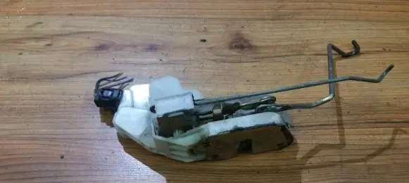 Mitsubishi Colt Front door lock