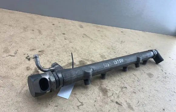 BMW 3 E90 E91 Fuel main line pipe 7805725 13537805725 13537787164