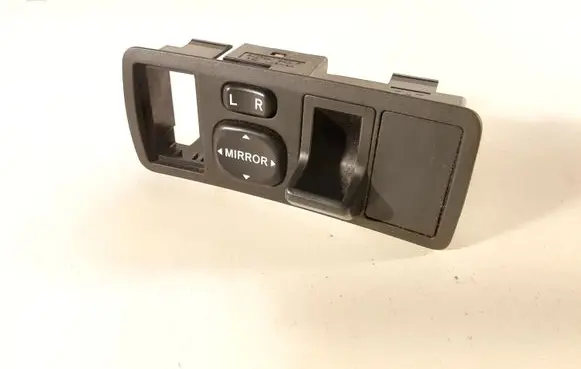 Toyota Corolla E120 E130 Wing mirror switch 183574 777665 8380Z23