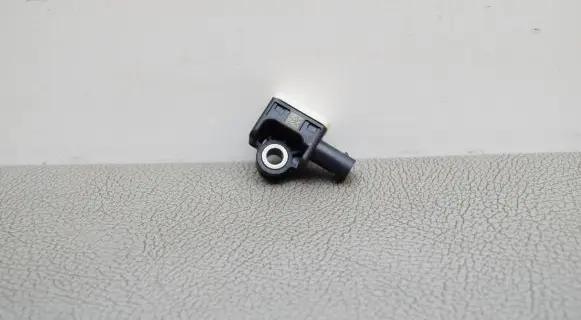 Mercedes-Benz B W246 W242 Airbag deployment crash/impact sensor A1668210151