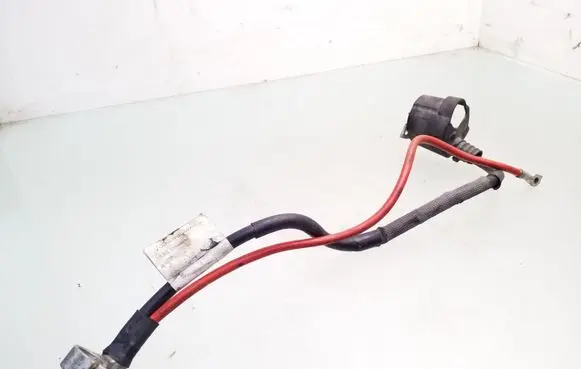 Audi A3 S3 A3 Sportback 8P Positive cable (battery)