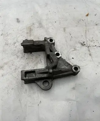 Chrysler Town u0026 Country V Gearbox mounting bracket 04721335AA