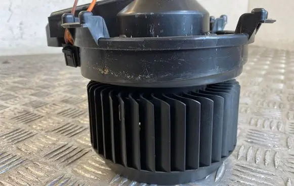 Mercedes-Benz B W246 W242 Heater fan/blower A2469064200 A2469064100