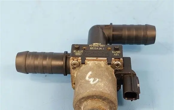 Ford Explorer Valve JU5A-18469-GA