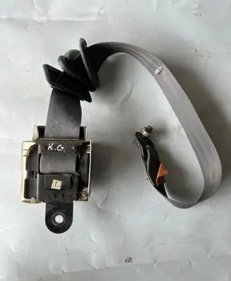 Mitsubishi Pajero Rear seatbelt 0420001