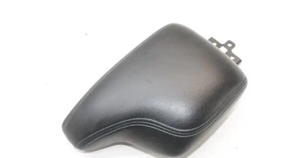 Nissan Leaf II (ZE1) Armrest 