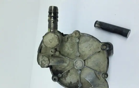 Volkswagen Multivan T4 Vacuum pump 074145100