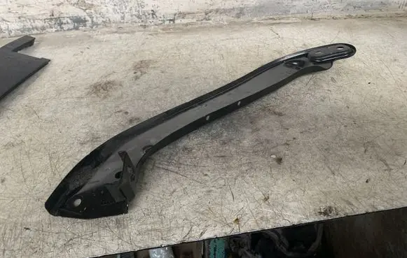 Volkswagen Touran III Radiator support slam panel bracket 5ta806929