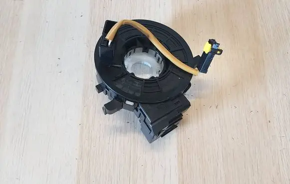 Suzuki Swift III Airbag slip ring squib (SRS ring) 3748074P21