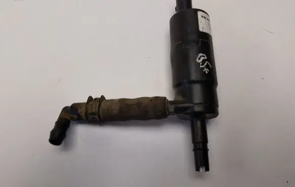 Volkswagen PASSAT B5.5 Headlight washer pump 3B0955681A