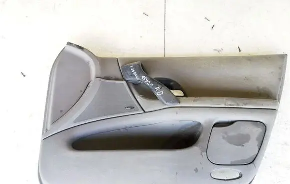 Renault Laguna II Front door card panel trim 8200015759