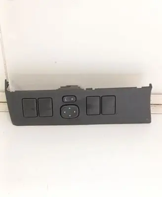 Toyota Avensis T270 Electric window control switch 5544605060