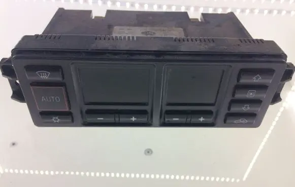 Audi A4 S4 B5 8D Climate control unit 8L0820043B