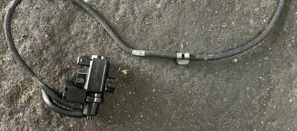 BMW 7 F01 F02 F03 F04 Turbo solenoid valve 70088718 7649407 121346