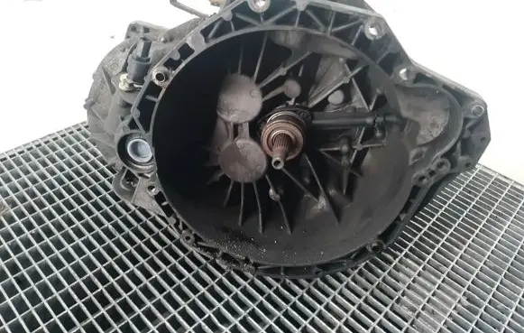 Manual 5 speed gearbox
