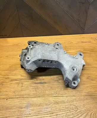 Opel Vivaro Engine mounting bracket 112313054R
