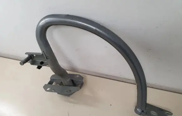 Tailgate/trunk/boot hinge