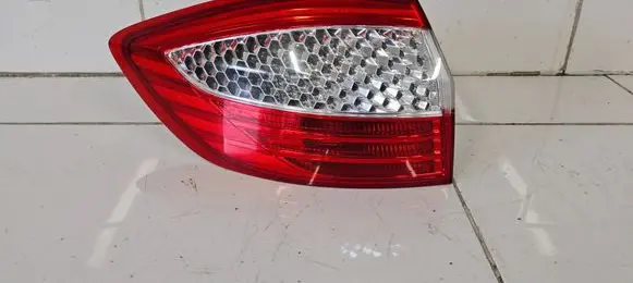 Ford Mondeo MK IV Rear/tail lights 7S7113405B