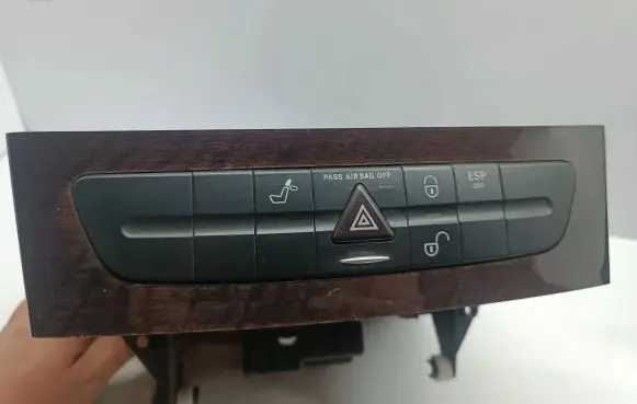 Mercedes-Benz E W211 Hazard light switch A2116800552