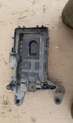 Audi A3 S3 8P Battery tray 1K0915333H