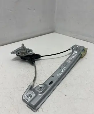 Rear window lifting mechanism without motor
