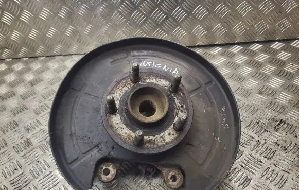 Rear wheel hub