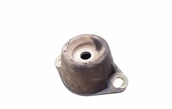 Citroen C4 I Engine mount bracket 96230491