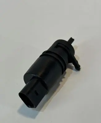 BMW X3 F25 Windscreen/windshield washer pump 7388343
