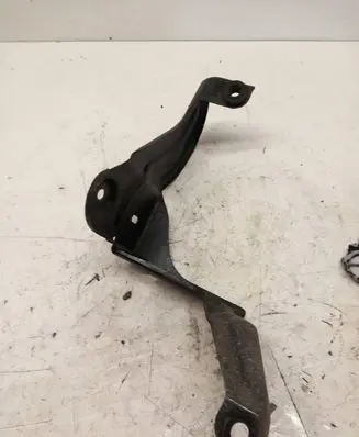 Audi A6 S6 C6 4F Intercooler pipe mounting bracket 4F0145813F