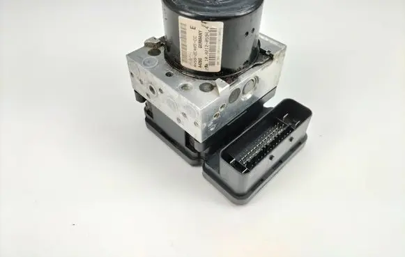 Ford Fiesta ABS Pump AV592C405CC A426G 10021205944