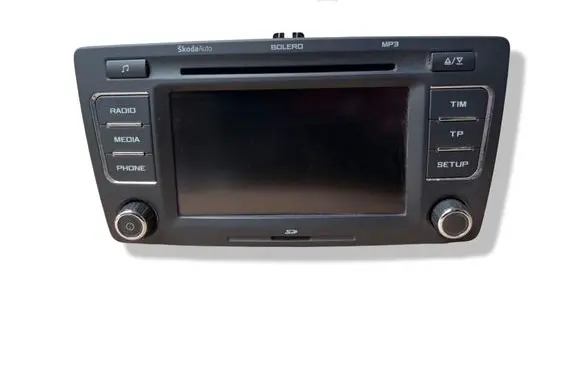 Skoda Octavia Mk2 (1Z) Radio/CD/DVD/GPS head unit 1Z0035156F