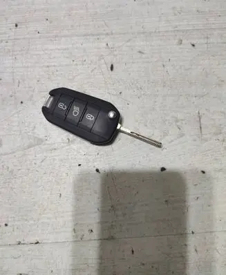Citroen C3 Ignition key/card 9809821077