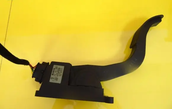 Hyundai Santa Fe Accelerator throttle pedal 0281002446