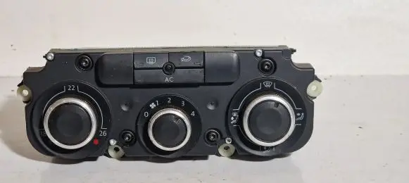 Volkswagen Golf V Climate control unit