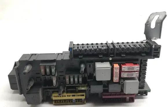 Mercedes-Benz C W204 Fuse box set A2049060105