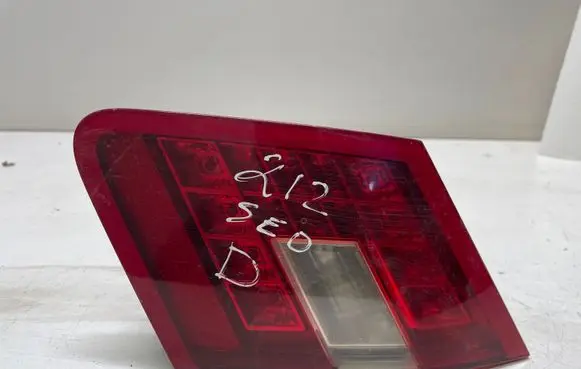 Mercedes-Benz E W212 Tailgate rear/tail lights A2128200864