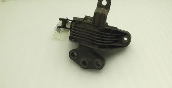 Chevrolet Cruze Engine mount bracket 13248475