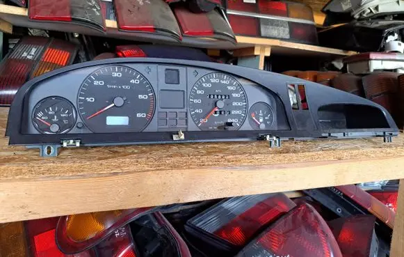 Audi A6 S6 C4 4A Speedometer (instrument cluster) 4A1919033H 110008524003