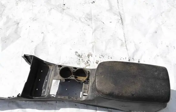 KIA Sorento Armrest 846112p000 84611-2p000